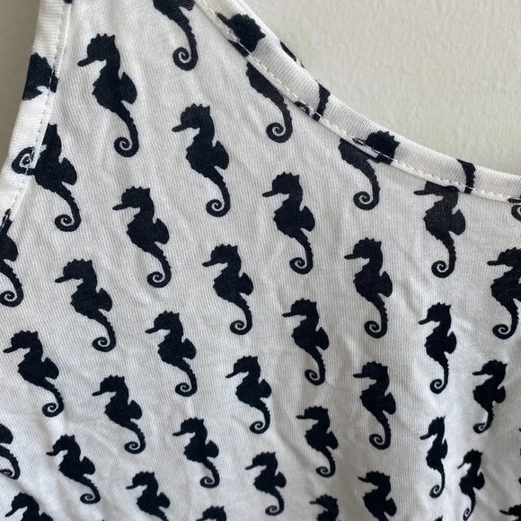 H&M Divided black & white seahorse print sleeveless crop top NWT size small - Picture 4 of 6